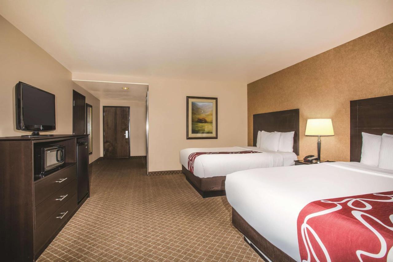 La Quinta By Wyndham Ely Hotel Eksteriør billede
