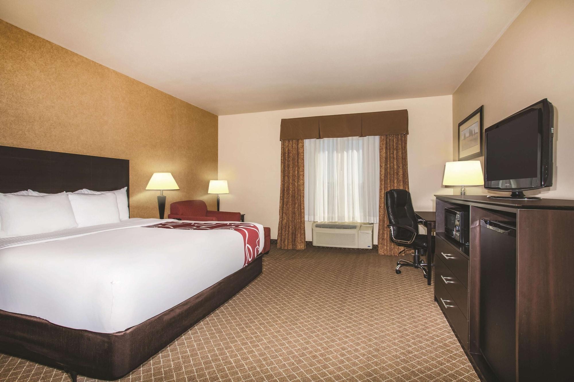 La Quinta By Wyndham Ely Hotel Eksteriør billede