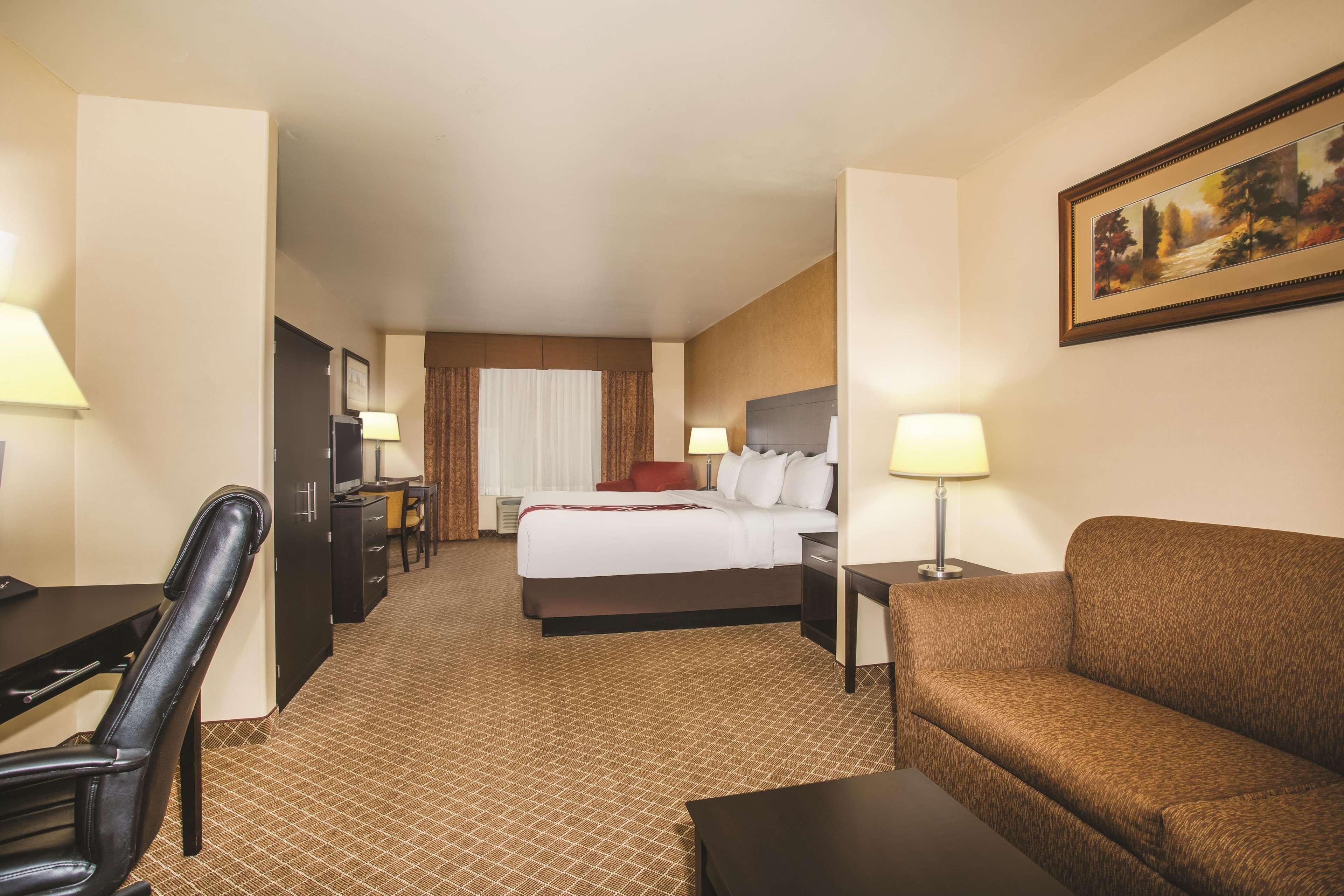 La Quinta By Wyndham Ely Hotel Eksteriør billede