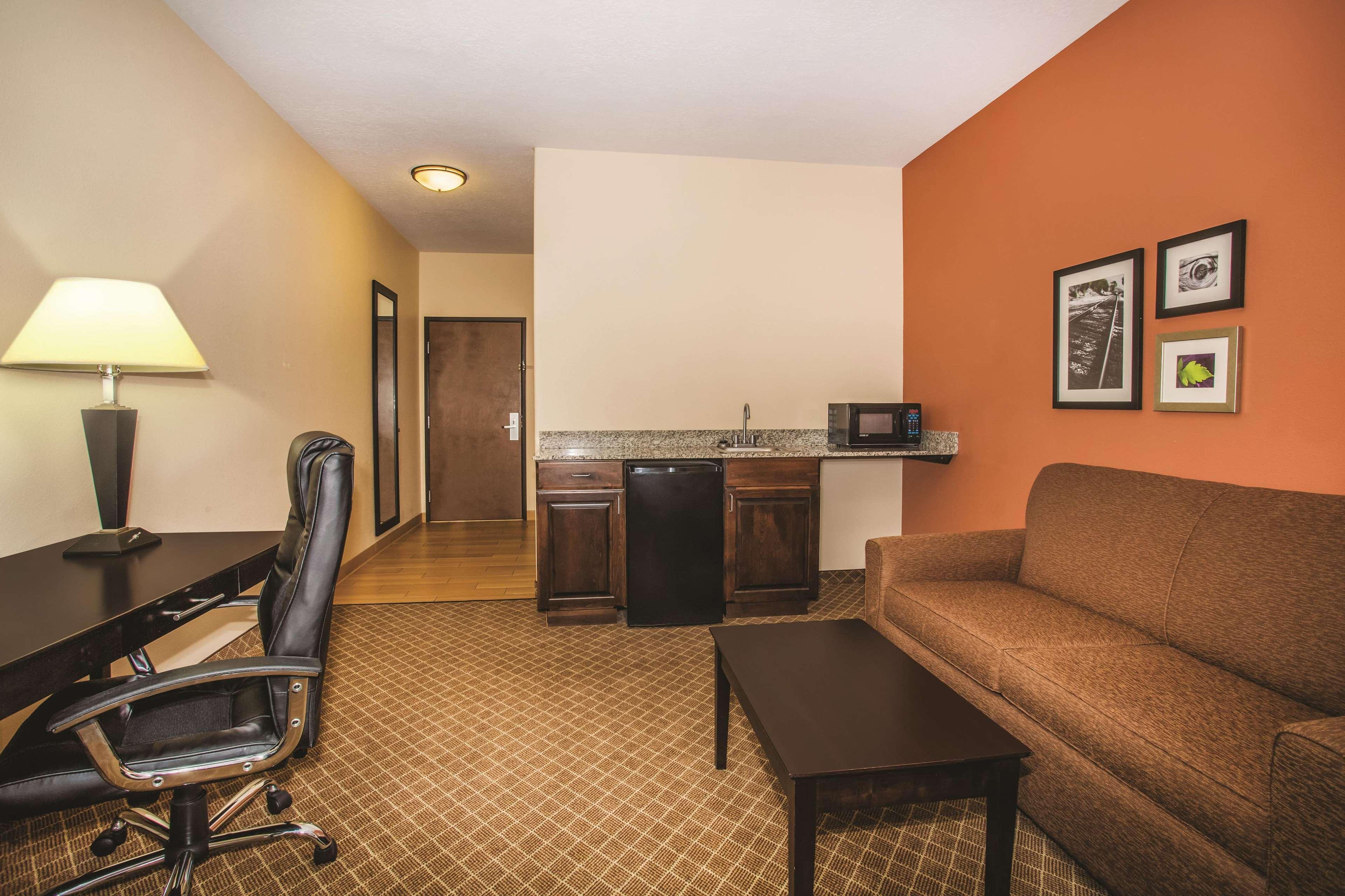 La Quinta By Wyndham Ely Hotel Eksteriør billede
