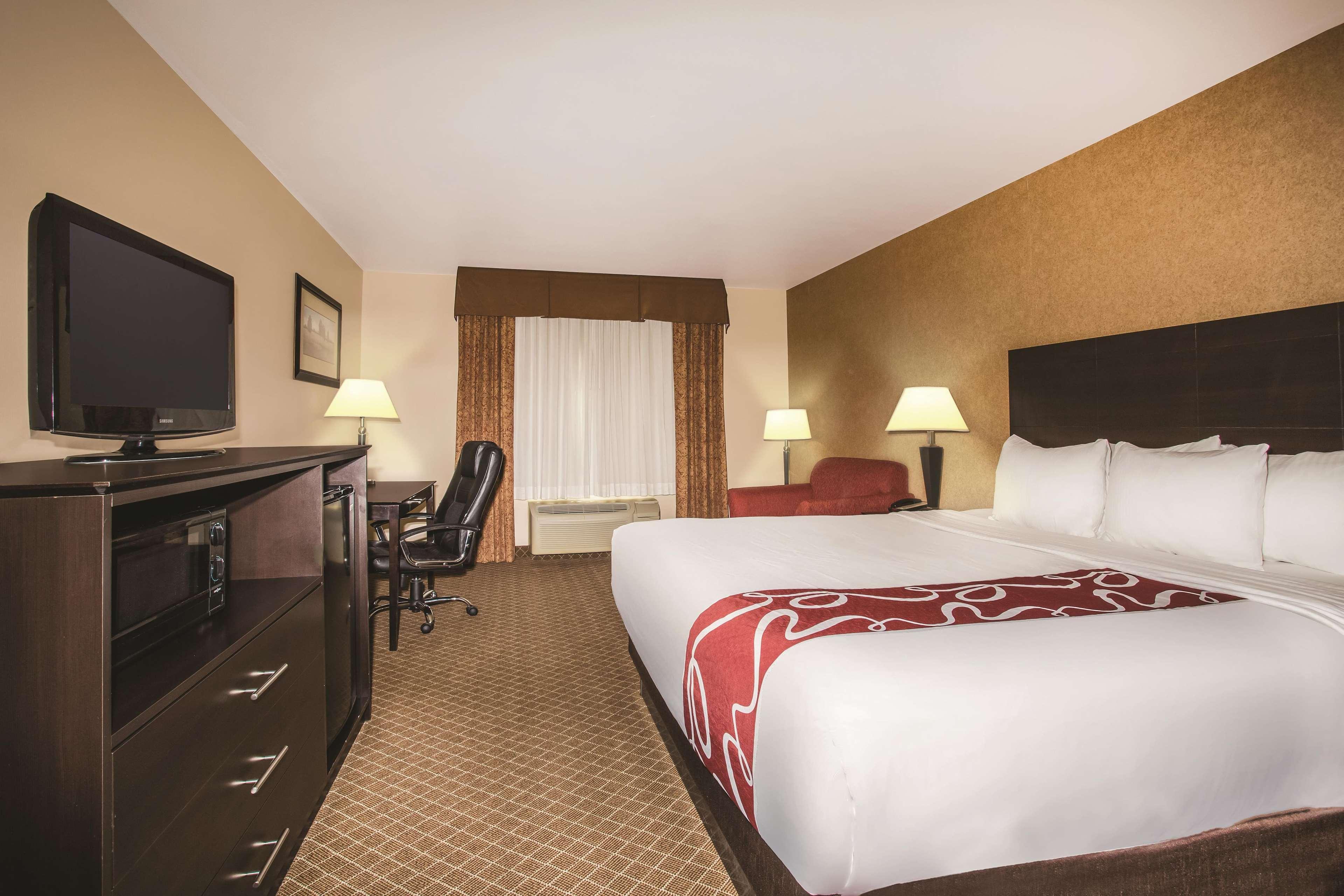 La Quinta By Wyndham Ely Hotel Eksteriør billede