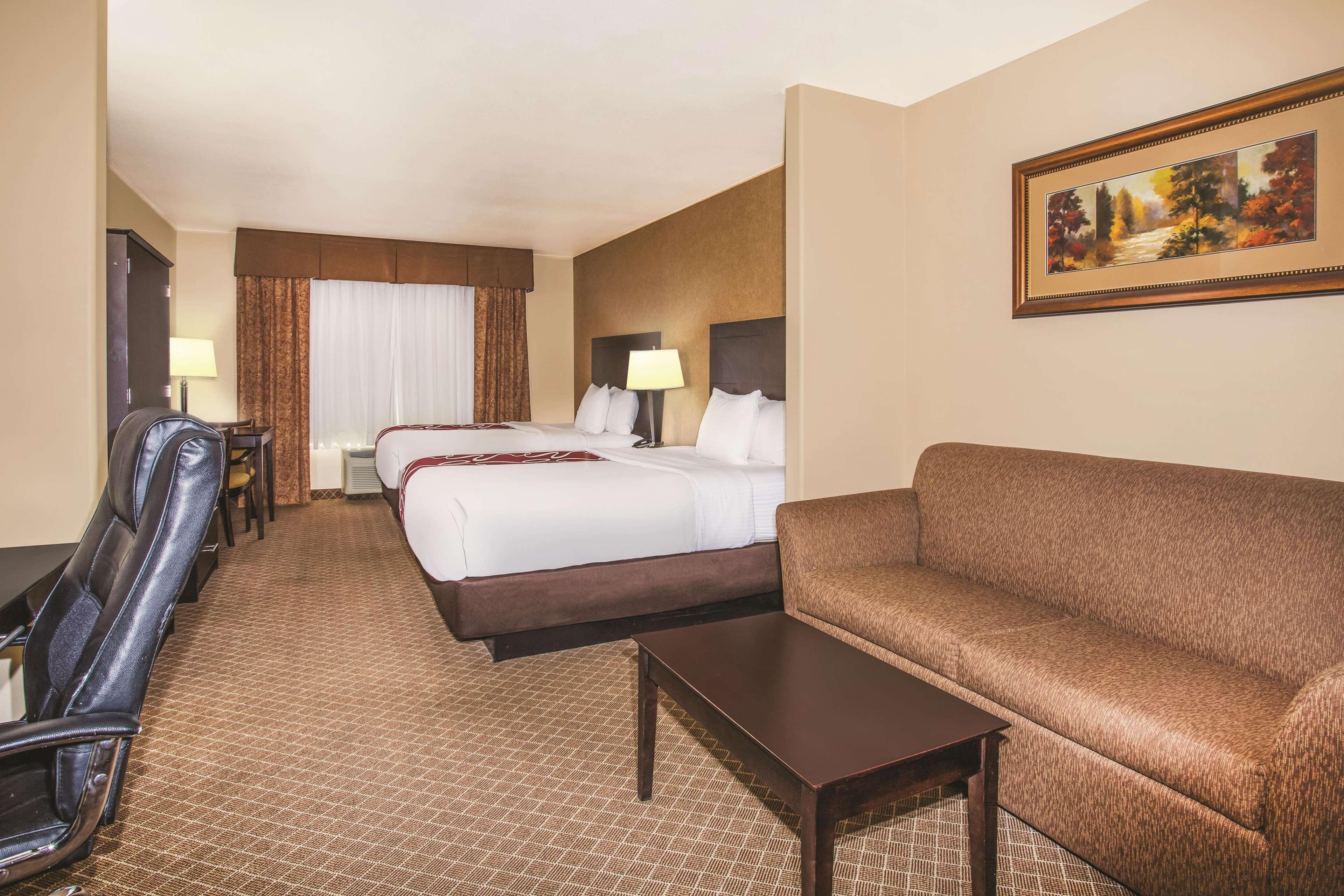 La Quinta By Wyndham Ely Hotel Eksteriør billede